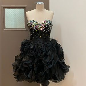 New Black Waterfall Tulles Dress Small
